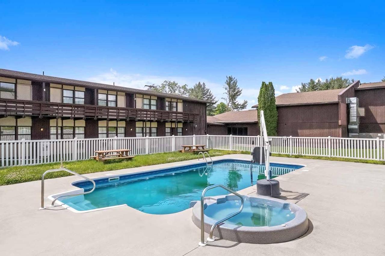Shadowbrook Resort Tunkhannock Exterior foto